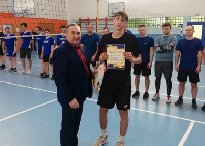В Глуске прошел товарищеский турнир по волейболу