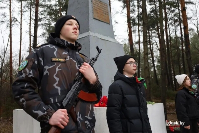 Нам жить и&nbsp;помнить. Митинг памяти жертв геноцида белорусского народа прошел в&nbsp;Глусском районе