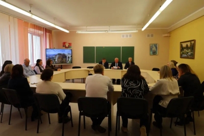 В Глусском районе в понедельник, 21 сентября, с рабочим визитом работал депутат Палаты представителей Национального собрания Республики Беларусь Олег Дьяченко